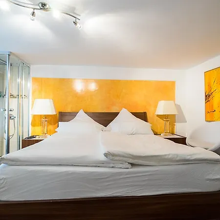 Linda's Backpacker Апартаменты *